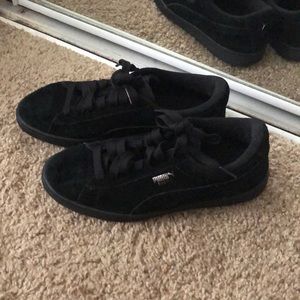 Black pumas